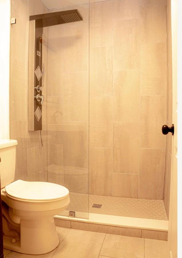 Private Luxe Room A Hidden Gem With Private Bath & Kitchen Филаделфия Екстериор снимка